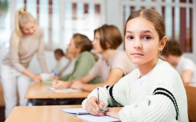 Masking bei autistischen Mädchen: Warum so viele bis 18 unentdeckt bleiben