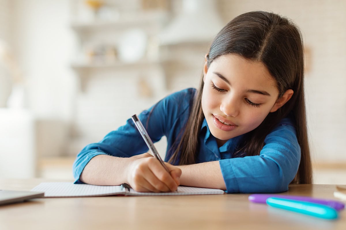 Schreiben statt Sprechen bei autistischen Kindern Autistisches Kind schreibt lieber als es spricht.