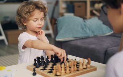 Schach und Autismus: Wie ein Strategiespiel Denken und Alltag bereichern kann